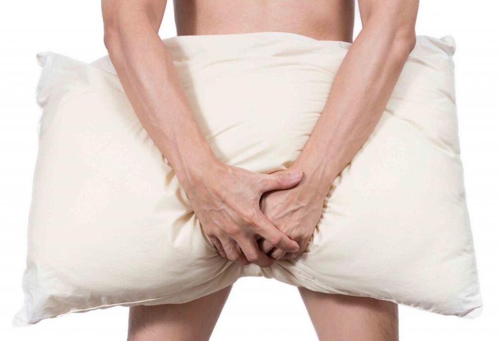 moški izvaja vaje za povečanje moči